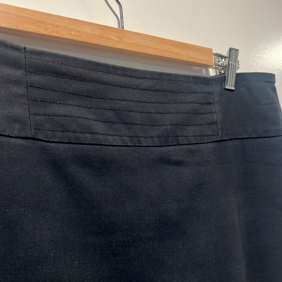 Black tailored short skirt - Picture 7 of 10